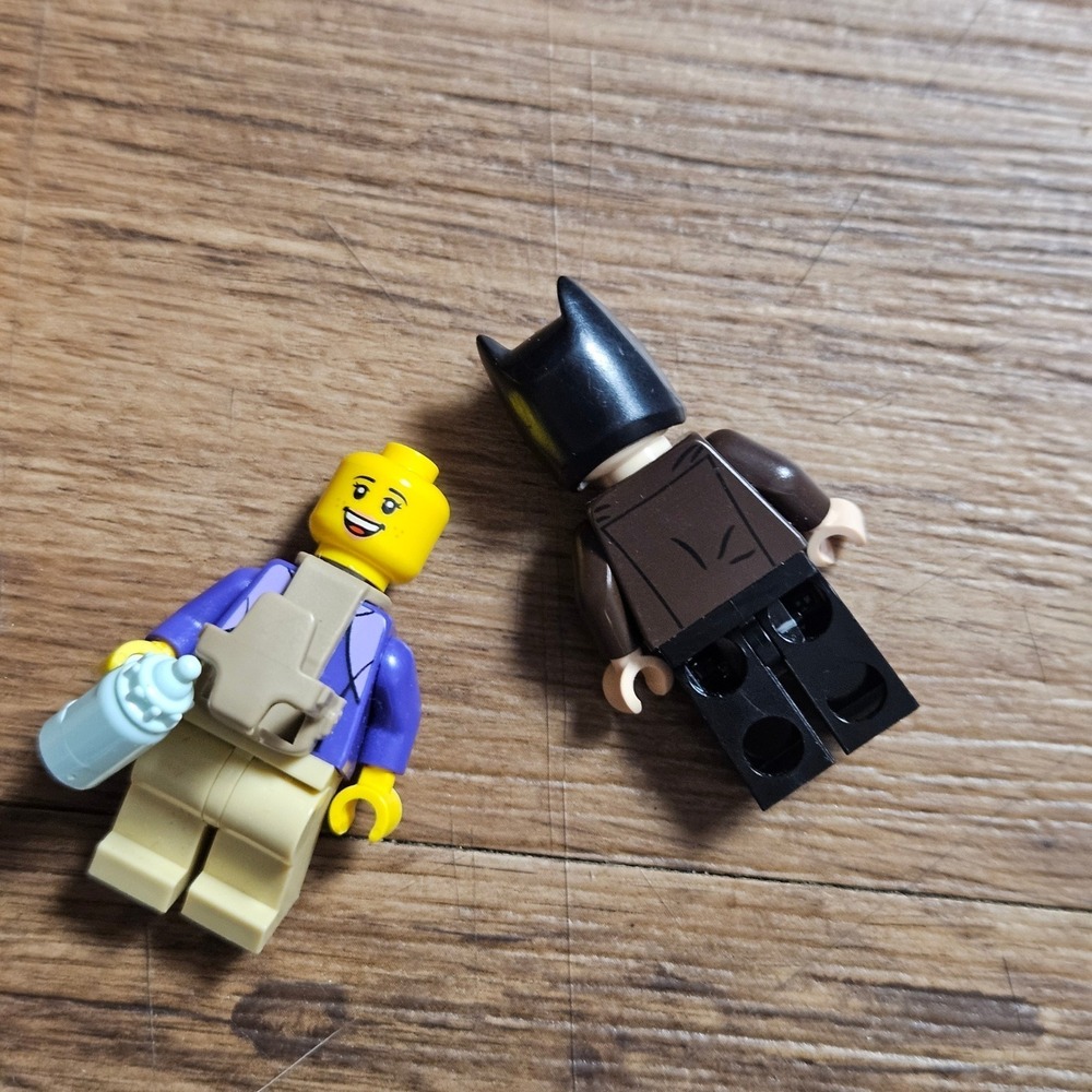 Lot of 2 Lego Minifigure Knightmare Batman and Hiker Mom Carrier Bottle - Picture 3 of 3